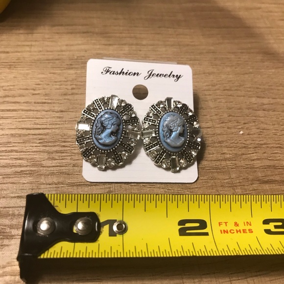 Vintage Blue Cameo Portrait Rhinestone Silver Plated Oval Pendant Earrings - Picture 6 of 7